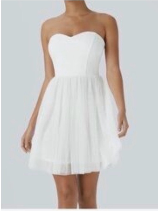 HALARA Dresses & Skirts - Halara White Tube Backless Tiered Mesh Mini Cocktail Dress Medium